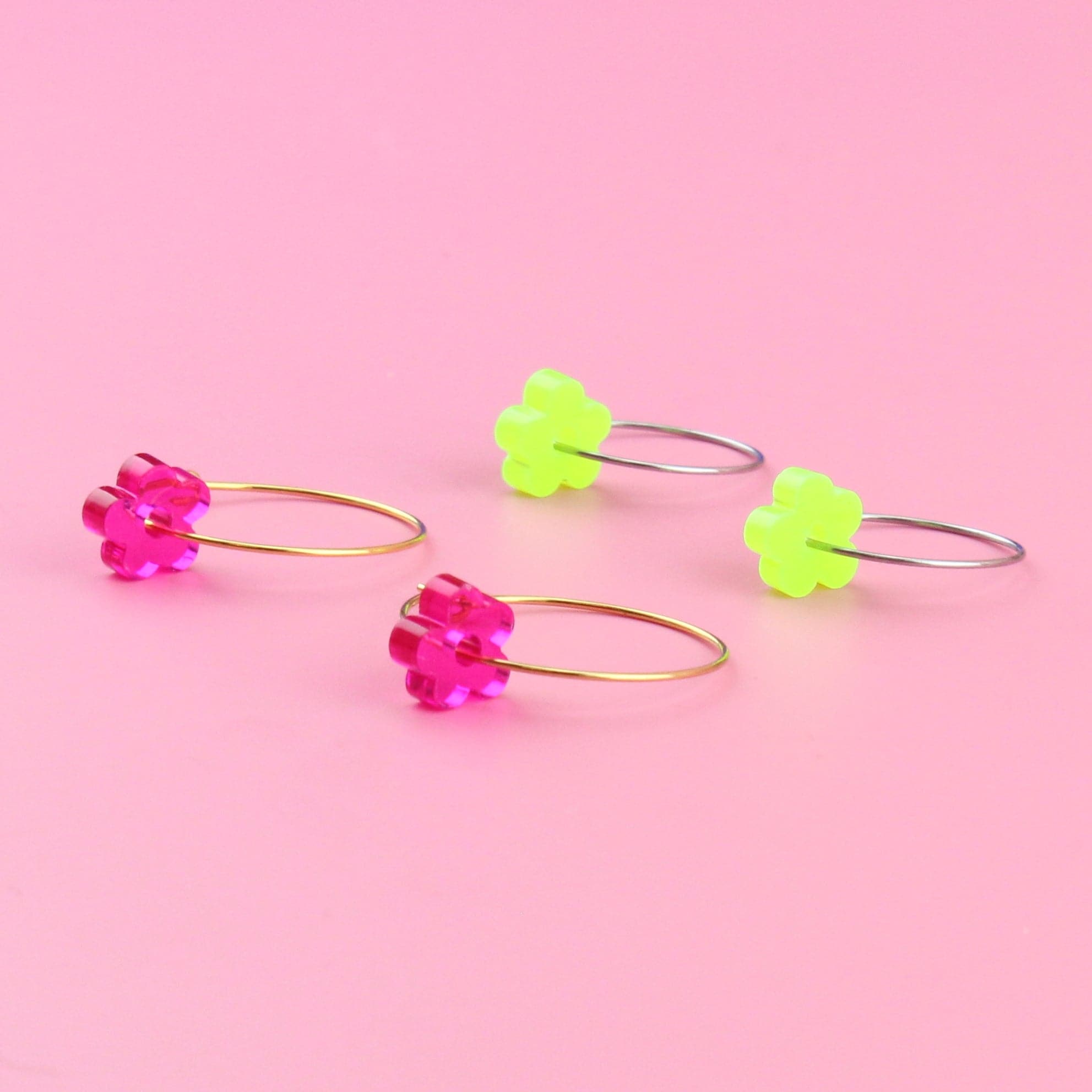 Twister Flower Power Hoop Earring Set
